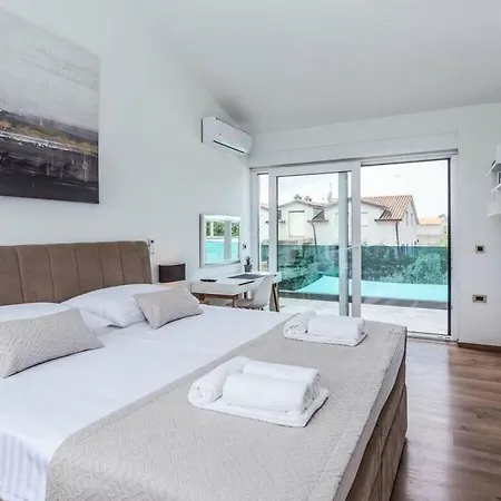 Zara Comfortable Villa Višnjan